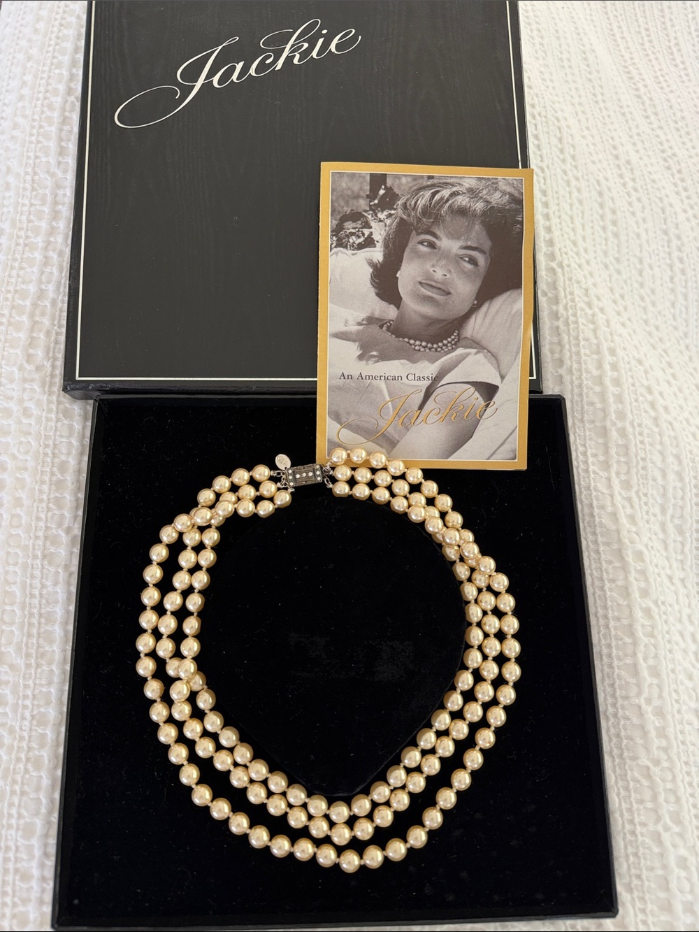 JACKIE KENNEDY Pearl Necklace 3 Strand Vintage by The Franklin Mint in box